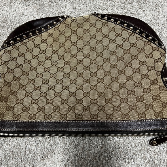 Authentic Gucci Crossbody - Picture 3 of 10